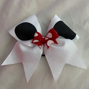 Minnie Mouse Bow with Hairtie